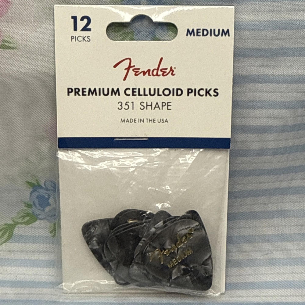 Fender Premium Celluloid Guitar Picks 351 Shape‎ Medium Black Moto – 12 Pack New